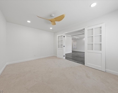 6050 Belvedere Canyon Avenue - Photo Thumbnail 23