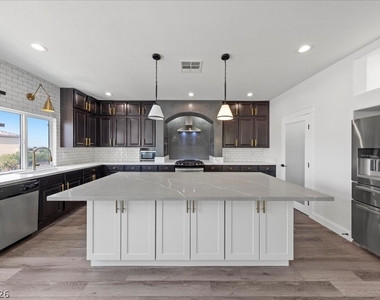 6050 Belvedere Canyon Avenue - Photo Thumbnail 10