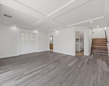 6050 Belvedere Canyon Avenue - Photo Thumbnail 4