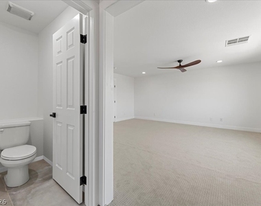 6050 Belvedere Canyon Avenue - Photo Thumbnail 14