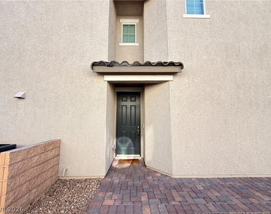 3348 Castlefields Drive - Photo Thumbnail 2