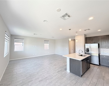 3348 Castlefields Drive - Photo Thumbnail 5