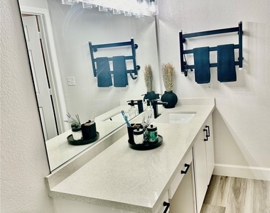 6955 N Durango Drive - Photo Thumbnail 8
