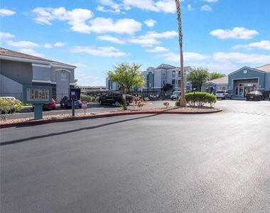6955 N Durango Drive - Photo Thumbnail 12