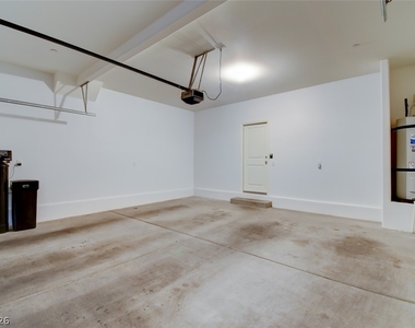 4234 Lunar Canyon Avenue - Photo Thumbnail 5