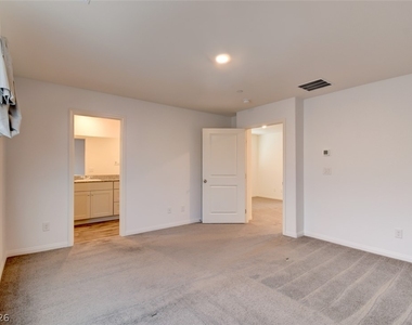 4234 Lunar Canyon Avenue - Photo Thumbnail 9