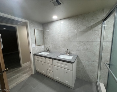 6161 W Oakey Boulevard - Photo Thumbnail 7
