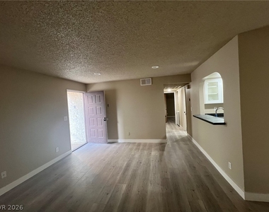 6161 W Oakey Boulevard - Photo Thumbnail 3