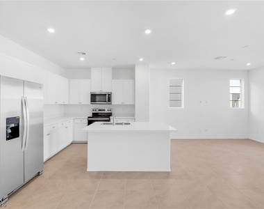 6168 Garden Crest Street - Photo Thumbnail 8