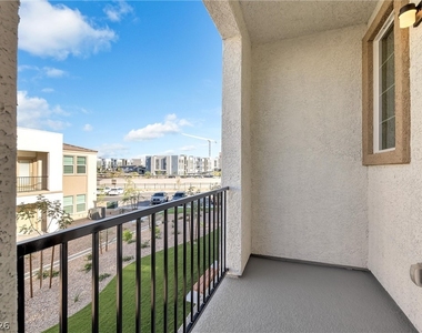6168 Garden Crest Street - Photo Thumbnail 23