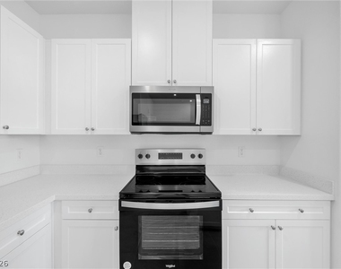 6168 Garden Crest Street - Photo Thumbnail 10