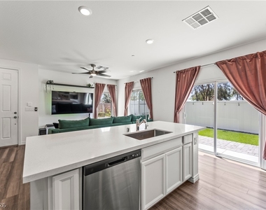 7204 N Decatur Boulevard - Photo Thumbnail 7