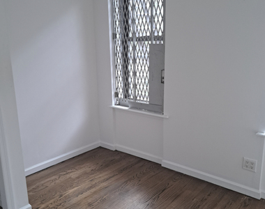 188 Claremont Avenue - Photo Thumbnail 2