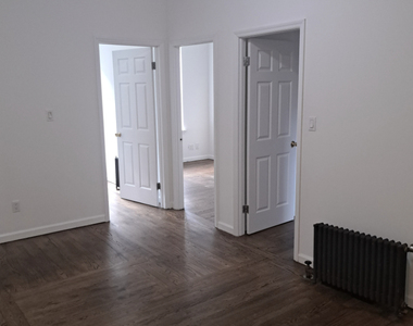 188 Claremont Avenue - Photo Thumbnail 3