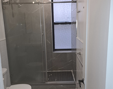 188 Claremont Avenue - Photo Thumbnail 7