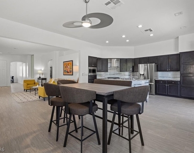824 Cambridge Cross Place - Photo Thumbnail 18