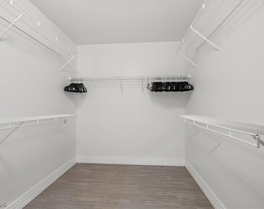824 Cambridge Cross Place - Photo Thumbnail 31