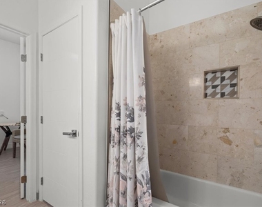 824 Cambridge Cross Place - Photo Thumbnail 22