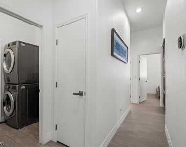 824 Cambridge Cross Place - Photo Thumbnail 20
