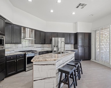 824 Cambridge Cross Place - Photo Thumbnail 14