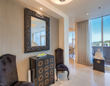 2700 Las Vegas Boulevard - Photo Thumbnail 5