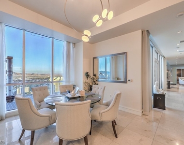 2700 Las Vegas Boulevard - Photo Thumbnail 14