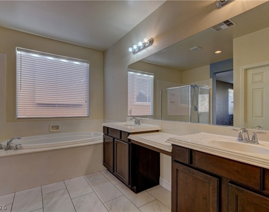 972 Rue Grand Paradis Lane - Photo Thumbnail 15