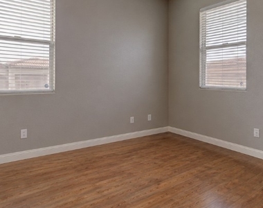 972 Rue Grand Paradis Lane - Photo Thumbnail 21
