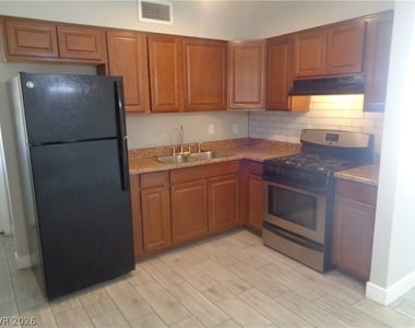 6244 Evergreen Avenue - Photo Thumbnail 5