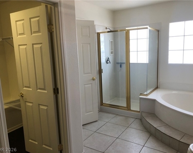 10990 Calcedonian Street - Photo Thumbnail 12