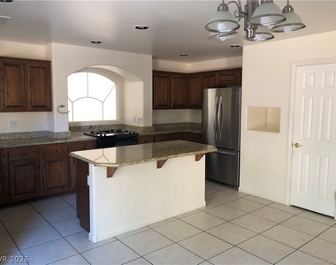 10990 Calcedonian Street - Photo Thumbnail 5