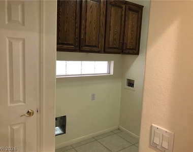 10990 Calcedonian Street - Photo Thumbnail 20