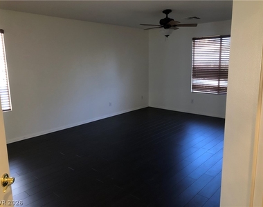 10990 Calcedonian Street - Photo Thumbnail 9