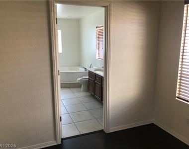 10990 Calcedonian Street - Photo Thumbnail 10