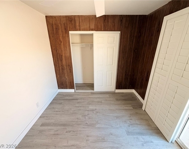 1312 E Brooks Avenue - Photo Thumbnail 6