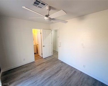 1312 E Brooks Avenue - Photo Thumbnail 5