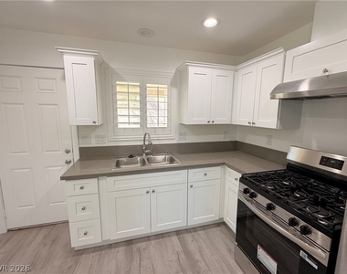 1312 E Brooks Avenue - Photo Thumbnail 4