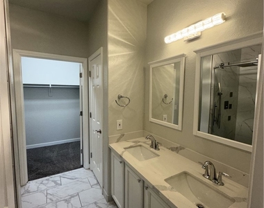 2000 Jasper Bluff Street - Photo Thumbnail 17