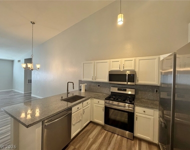 2000 Jasper Bluff Street - Photo Thumbnail 5