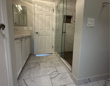 2000 Jasper Bluff Street - Photo Thumbnail 22