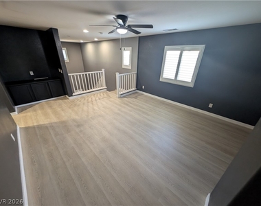 10633 Mount Blackburn Avenue - Photo Thumbnail 2