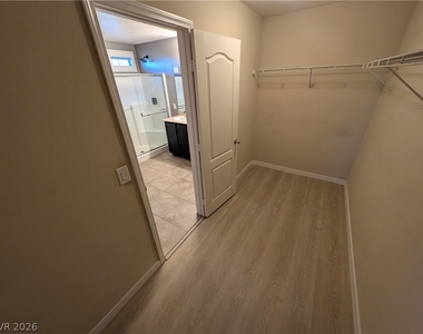10633 Mount Blackburn Avenue - Photo Thumbnail 8