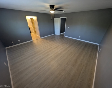 10633 Mount Blackburn Avenue - Photo Thumbnail 5
