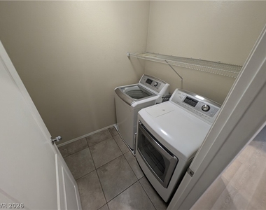 10633 Mount Blackburn Avenue - Photo Thumbnail 14