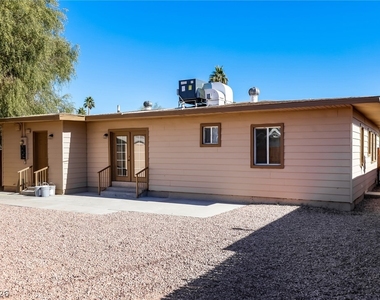346 Arnold Street - Photo Thumbnail 14