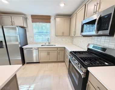 541 Bellum Drive - Photo Thumbnail 9
