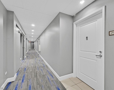 200 W Sahara Avenue - Photo Thumbnail 1