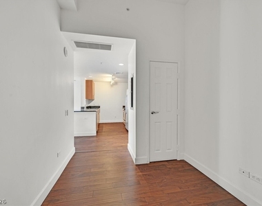 200 W Sahara Avenue - Photo Thumbnail 9