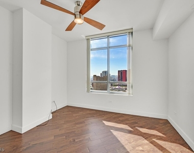 200 W Sahara Avenue - Photo Thumbnail 18