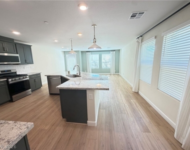 541 Bellum Drive - Photo Thumbnail 6